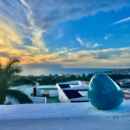 Apartment On The Wave