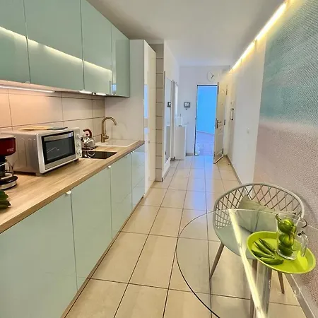 Apartment On The Wave
