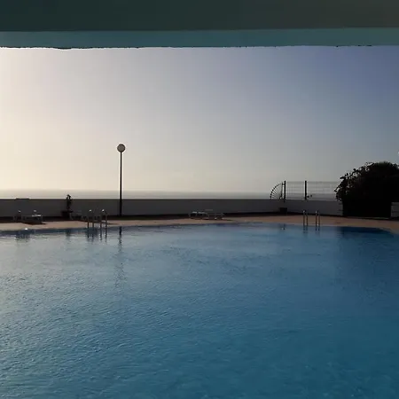 On The Wave 阿德耶