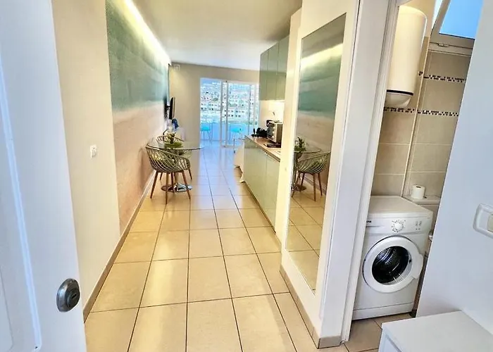 On The Wave * 阿德耶